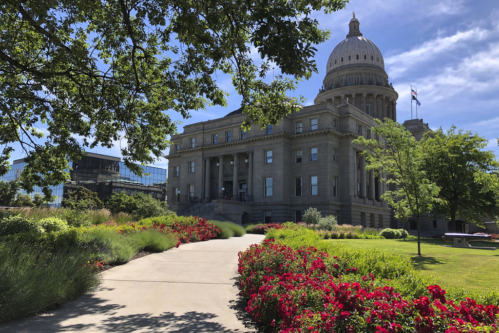 The Idaho capital building surrounded by flowers