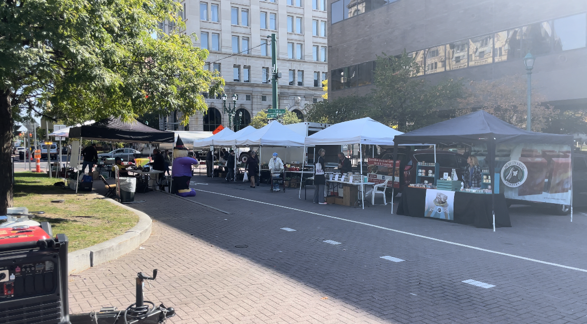 Vendors lined up in Clinton Square at the Syracuse Downtown Farmers Market