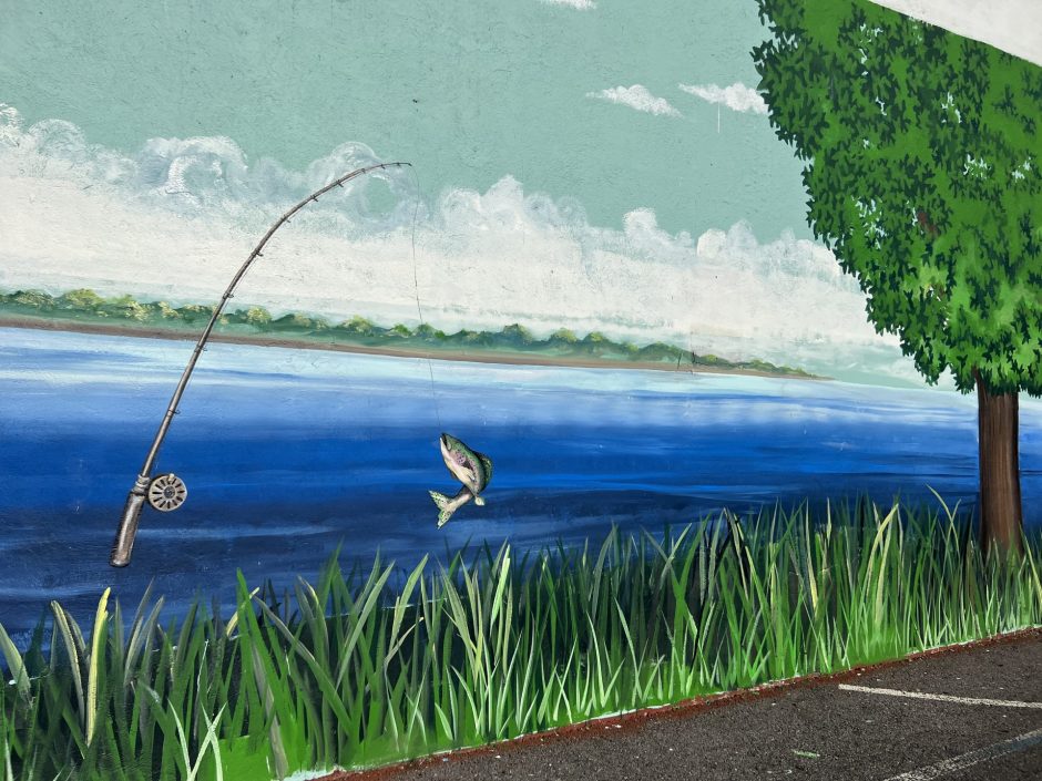 Lake mural at Armory Millspond Landing