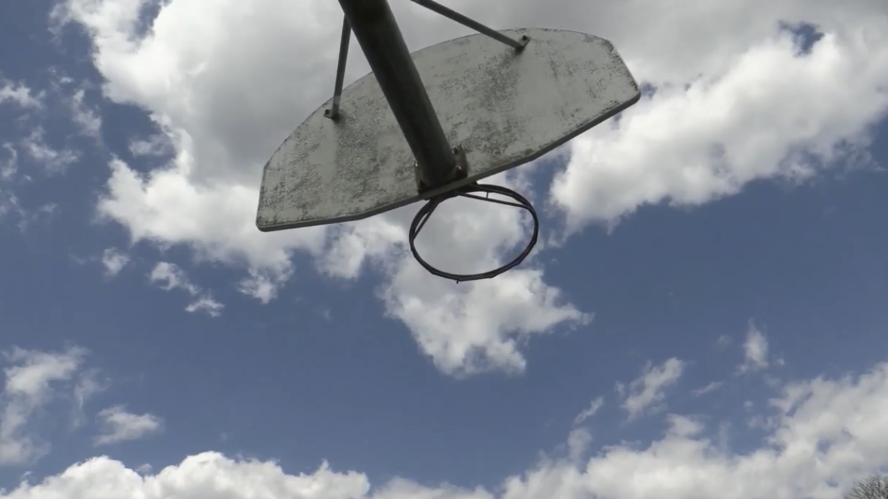 Rim with no net at Thornden Park