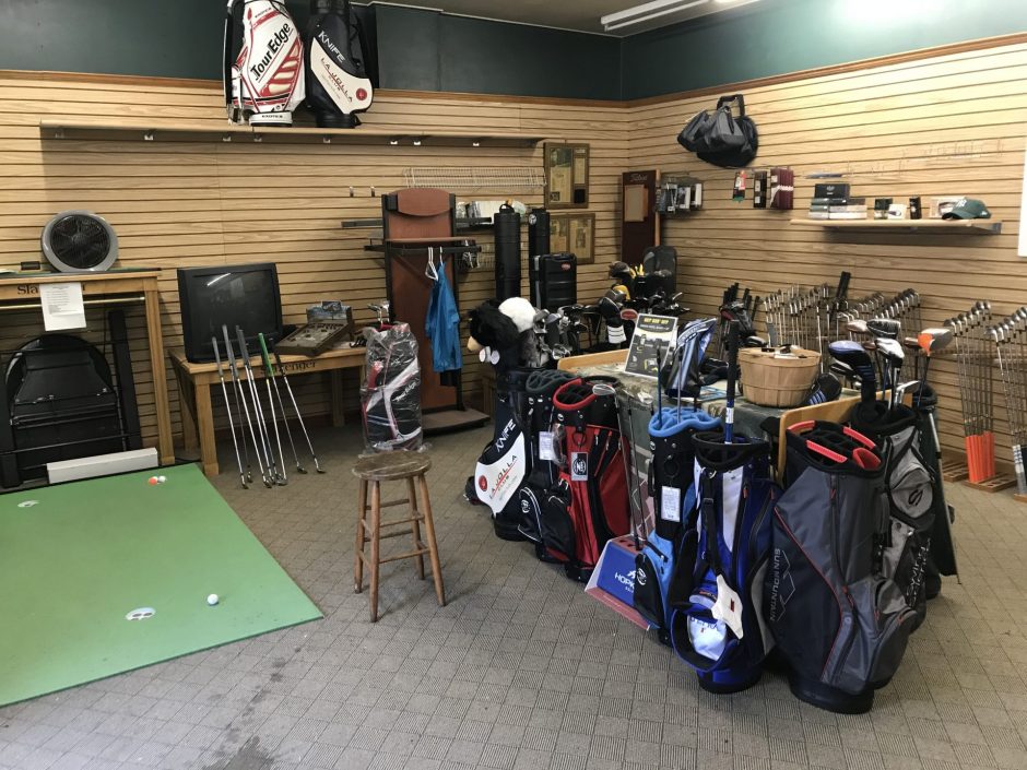 Golf bags, Irons and putting surface