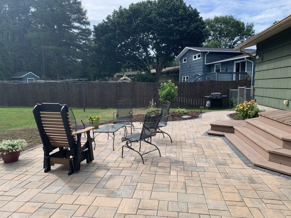 Carolyn Pardee's new back patio installed by Paul Swimm Landscaping.