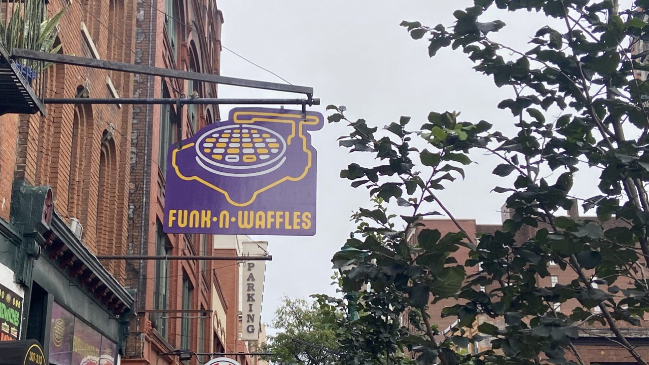 Sign of the restaurant Funk N Waffles