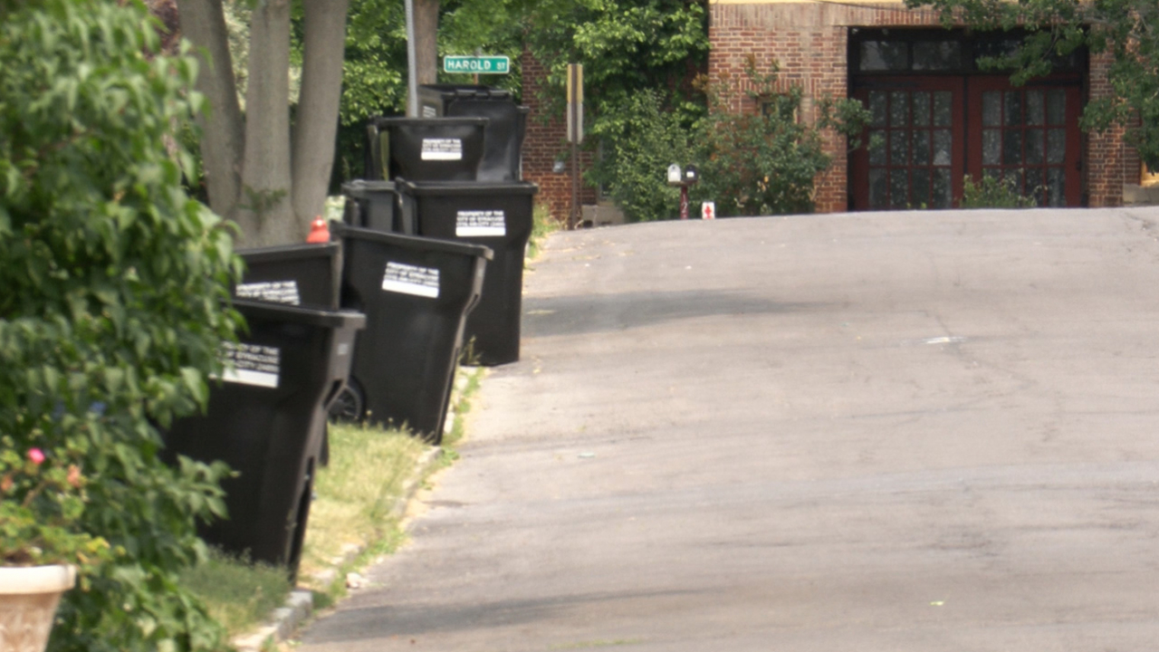 New Syracuse trash bins roll out