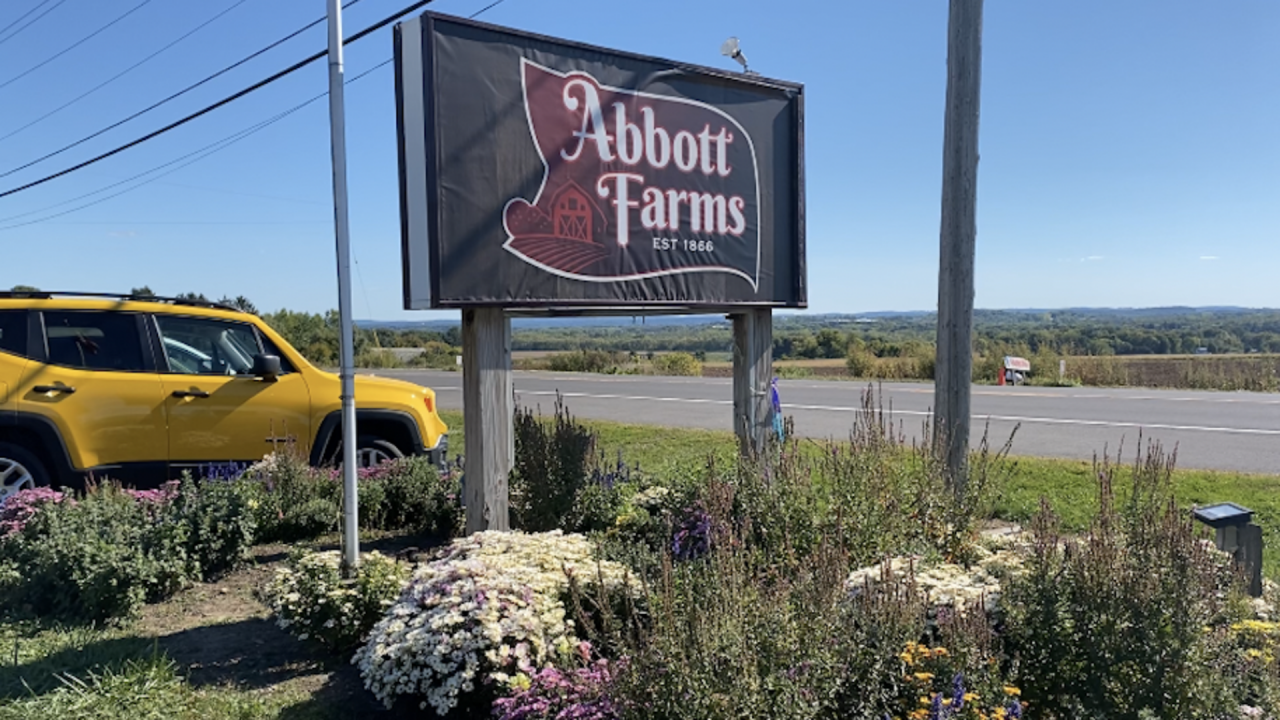 Abbot Farms sign