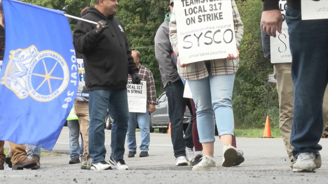 Sysco workers picketing