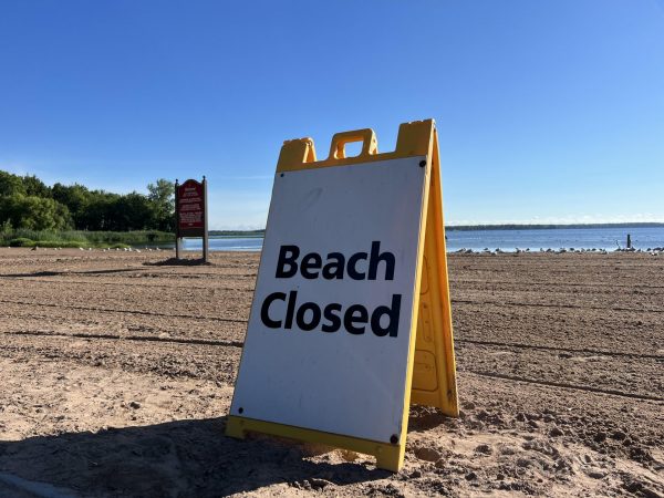 beach closed sign