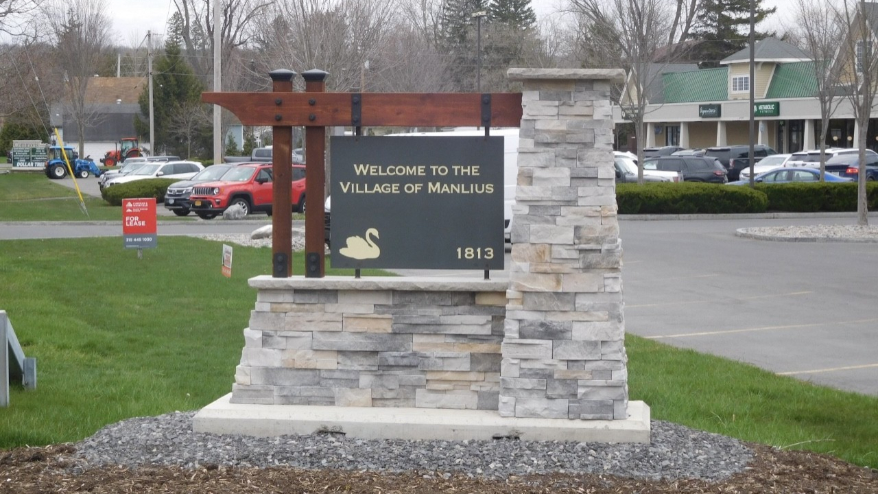 Village of Manlius Welcome Sign.