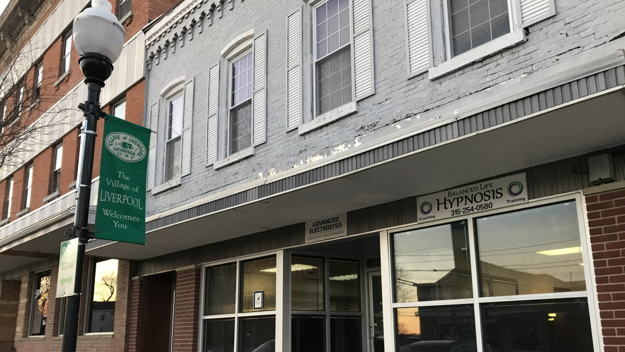 Building on First Street in Liverpool in need of exterior renovations.