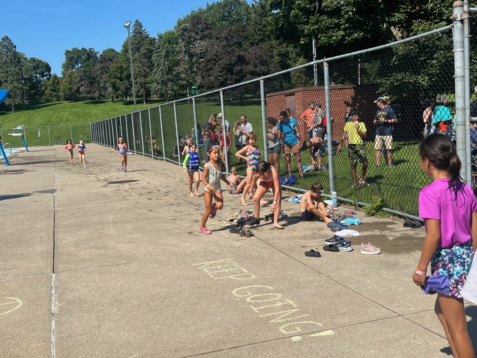 Kids participating in the running portion of theAquathon event at Thornden Park.